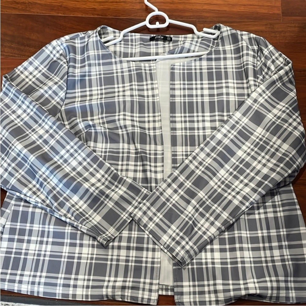 ⭐️Lily by Firmiana Gray and white Plaid Open Front Cardigan Size 4XL